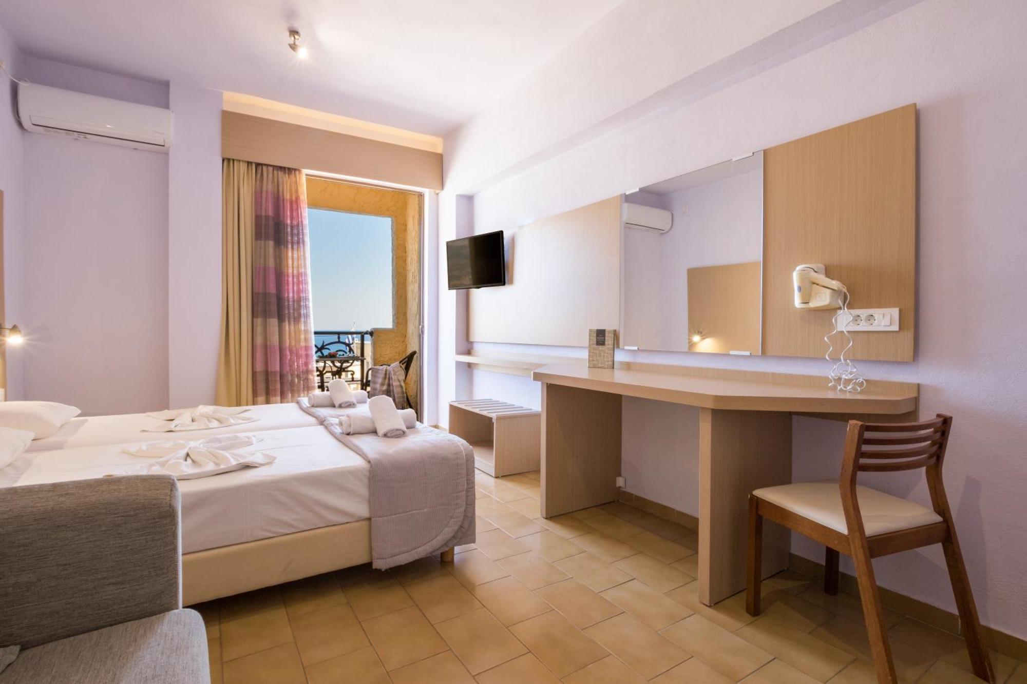 Atlantis Hotel Karpatos Zewnętrze zdjęcie